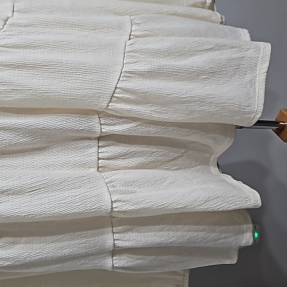 ABSOLUTELY FAMOUS, BoHo style 3 X cream top. Crochet at top. Cottage Core - Picture 5 of 11